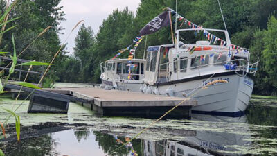 2 boats toome low