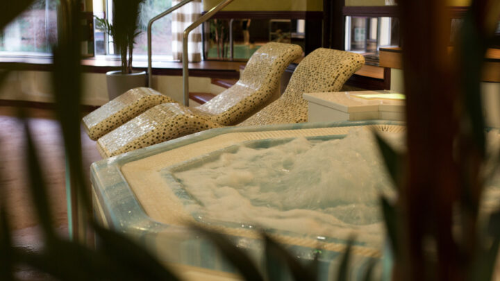 Club Riviera Jacuzzi & Beds